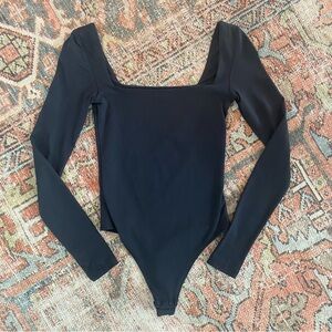 ARITZIA BABTON Contour Squareneck Bodysuit
